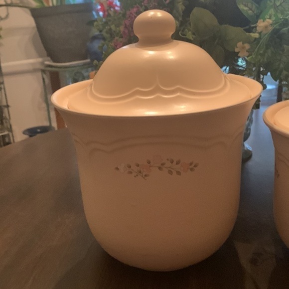 Pfaltzgraff Canisters  3 quart and 1 quart - Picture 2 of 10